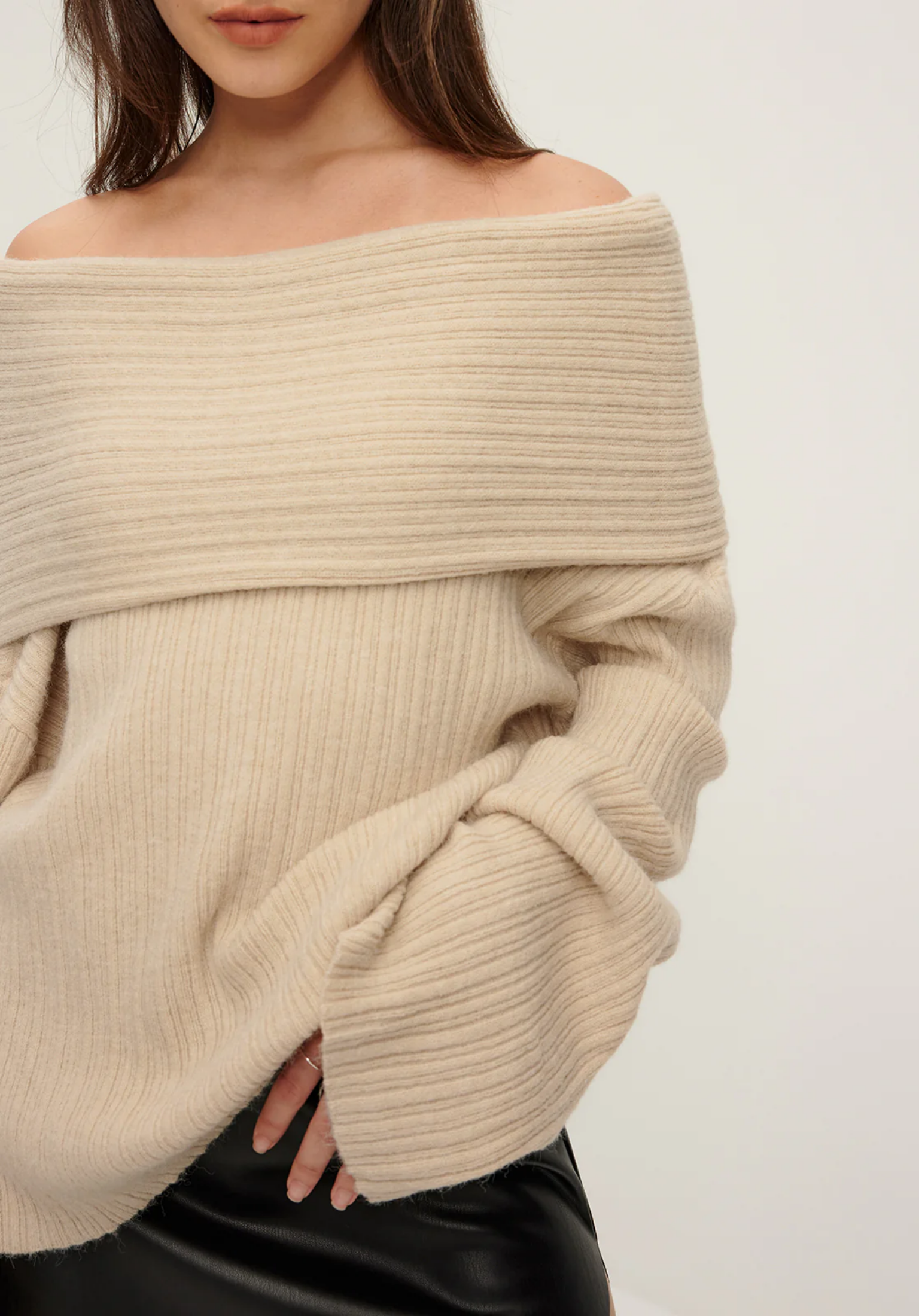 Gerippter Off-Shoulder-Pullover